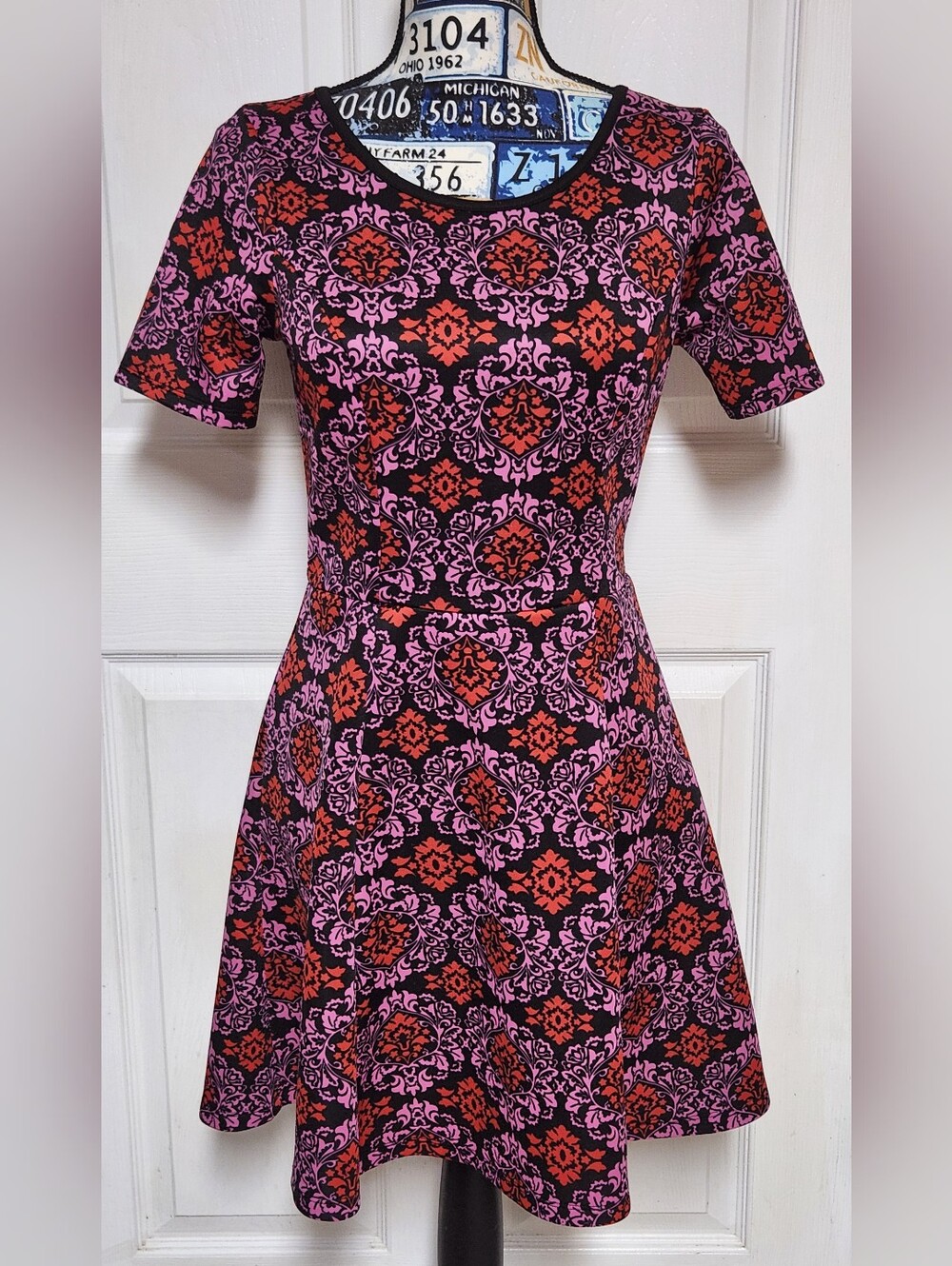 Sequin Hearts Junior Size Medium Fit and Flare Short Sleeve Dress